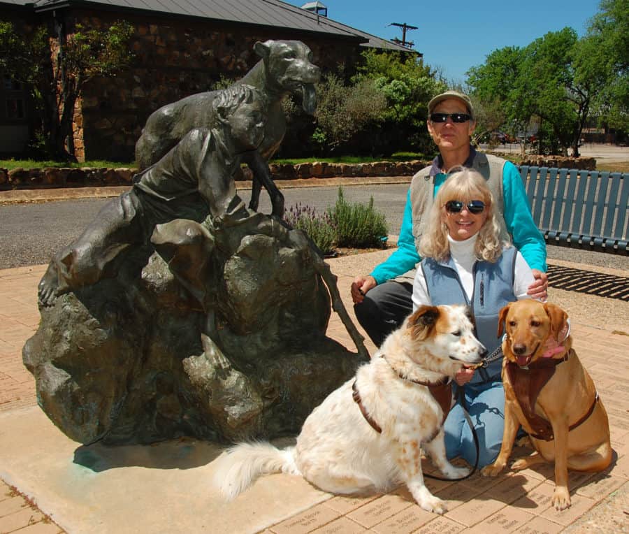 photo opportunity in front of Mason Texas library Old Yeller